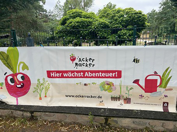 Banner_am_Zaun.jpg