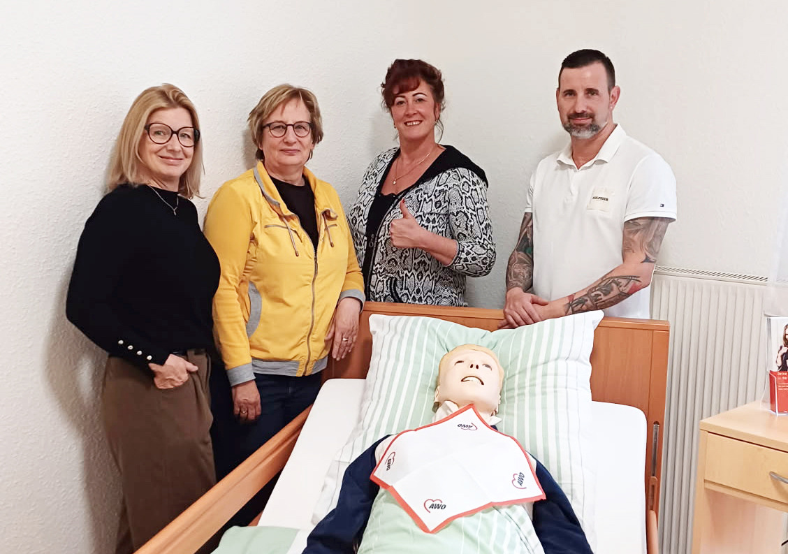 Übergabe der Simulationspuppe