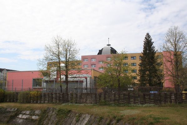 Pflegewohnheim aus der Ferne